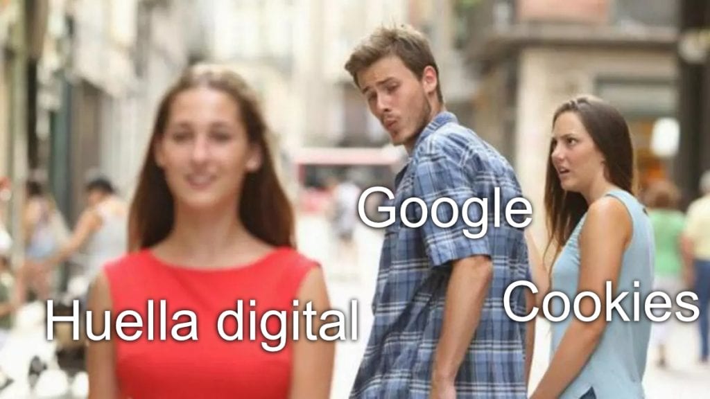 Meme de Google mirando hacia las huellas digitales mientras deja atrás las cookies, simbolizando el cambio de estrategia en el rastreo digital.
